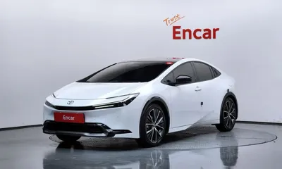 Toyota Prius · 2025 год