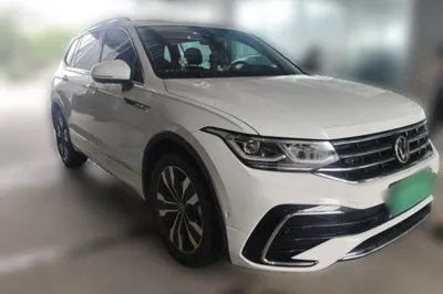 Volkswagen Tiguan L 2023, 37200 км, за 18741 USD