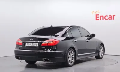 Hyundai Genesis 2012, 182126 км, за 2973.24 USD