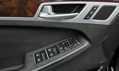 Hyundai Genesis 2015, 122576 км, за 8145.69 USD - фото 20