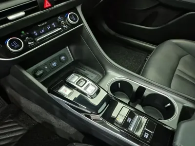 Hyundai Sonata 2020, 113695 км, за 10336.08 USD - фото 9