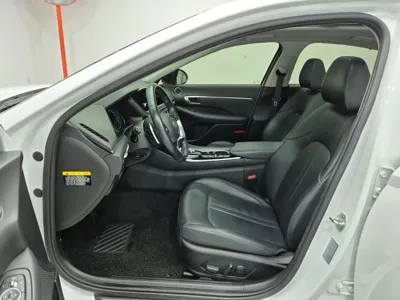 Hyundai Sonata 2020, 113695 км, за 10336.08 USD - фото 10