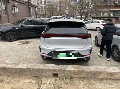 BYD Tang New Energy 2024, 19000 км, за 17087.35 USD - фото 11