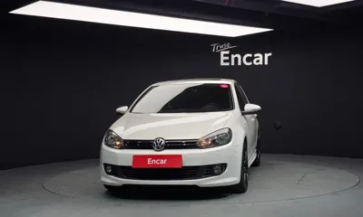 Volkswagen Golf 2013, 118854 км, за 2866.45 USD