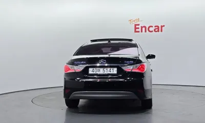 Hyundai Sonata 2012, 118991 км, за 4225.44 USD