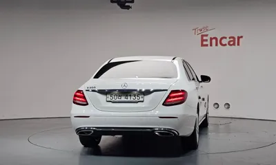 Mercedes-Benz E-Class 2018, 86673 км, за 14626.53 USD - фото 4