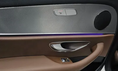 Mercedes-Benz E-Class 2018, 86673 км, за 14626.53 USD - фото 19