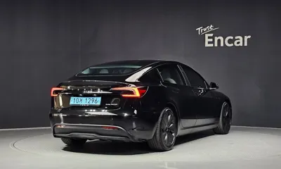 Tesla Model 3 2024, 55585 км, за 30293.18 USD