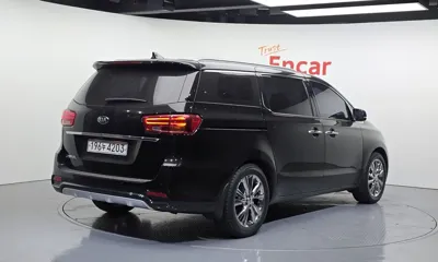 Kia Canival 2019, 111119 км, за 9295.97 USD