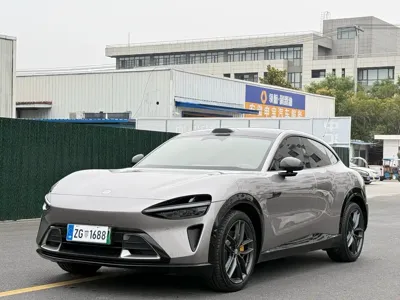 Xiaomi 小米YU7 · 2025 год