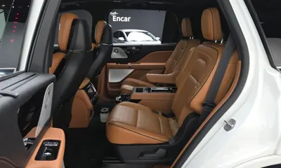 Lincoln Aviator 2023, 47800 км, за 31249.58 USD - фото 11