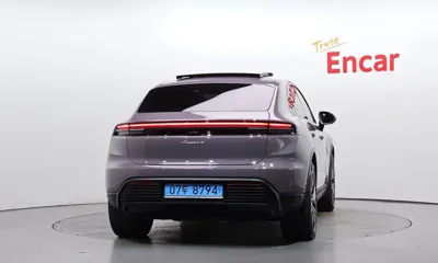 Porsche Macan 2025, 10167 км, за 68078.21 USD