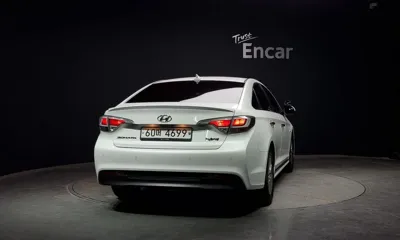 Hyundai Sonata 2015, 119697 км, за 6240.14 USD