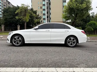 Mercedes-Benz C-Class 2016, 90000 км, за 9199.11 USD