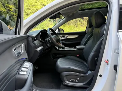 Roewe RX5 Max 2020, 40000 км, за 7363.2 USD - фото 7