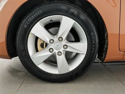 Hyundai Elantra Langdong 2012, 75500 км, за 2339.57 USD - фото 17