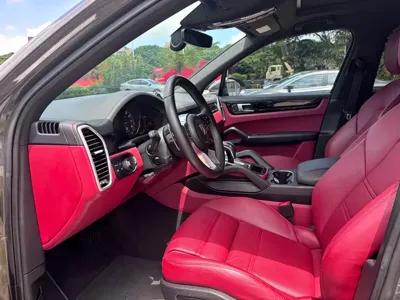 Porsche Cayenne Hybrid 2022, 80000 км, за 56771.66 USD