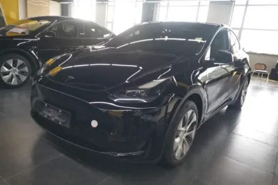 Tesla Model Y · 2022 год