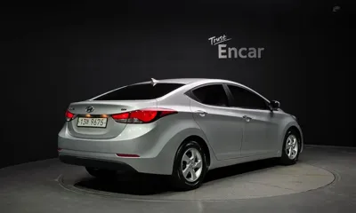 Hyundai Avante 2016, 105168 км, за 4069.84 USD