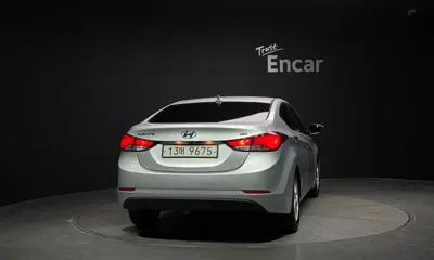 Hyundai Avante 2016, 105168 км, за 4069.84 USD