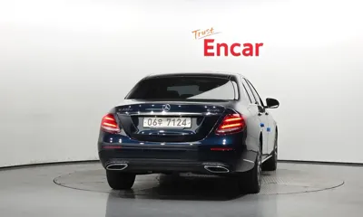 Mercedes-Benz E-Class 2017, 86194 км, за 15436.15 USD