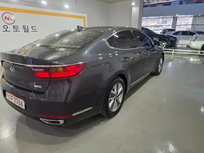 Kia K7 2017, 190024 км, за 6170.41 USD