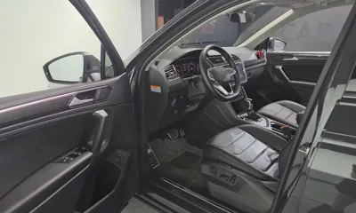 Volkswagen Tiguan 2021, 71724 км, за 19841.29 USD - фото 10