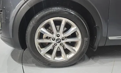 Kia Sorento 2015, 181191 км, за 6892.48 USD