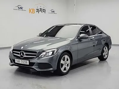 Mercedes-Benz C-Class · 2018 год