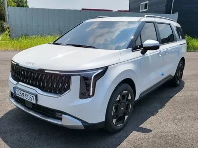 Kia Canival 2025, 2300 км, за 17218.53 USD
