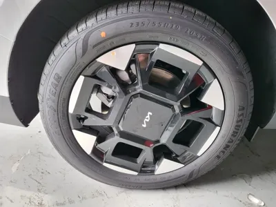 Kia Canival 2025, 2300 км, за 17218.53 USD