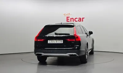 Volvo V90 2020, 121976 км, за 15370.46 USD