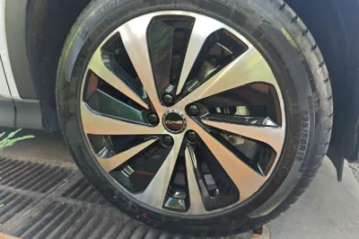 BYD Song PLUS New Energy 2023, 18200 км, за 16596 USD
