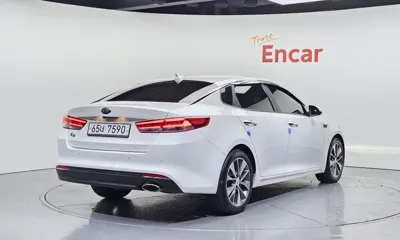 Kia K5 2018, 125088 км, за 6078.62 USD