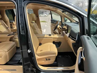 Voyah Dreamer 2025, 10000 км, за 32699.11 USD