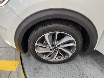 Kia Niro 2017, 71385 км, за 7730.43 USD