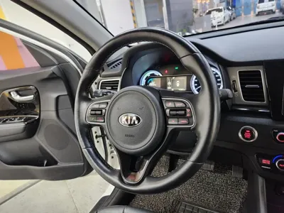 Kia Niro 2017, 71385 км, за 7730.43 USD - фото 12
