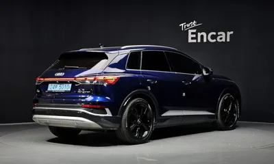 Audi Q4 e-tron 2022, 118214 км, за 20021.01 USD