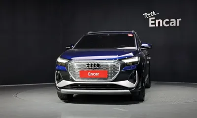 Audi Q4 e-tron 2022, 118214 км, за 20021.01 USD