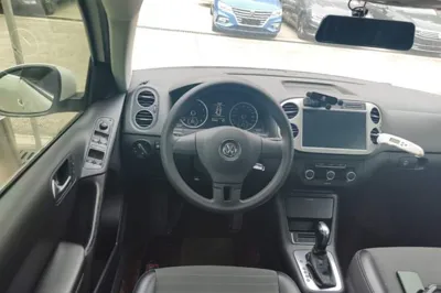 Volkswagen Tiguan 2016, 103500 км, за 7710 USD - фото 13
