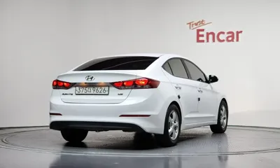 Hyundai Avante 2017, 162720 км, за 4033.31 USD