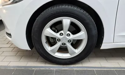 Hyundai Avante 2017, 162720 км, за 4033.31 USD