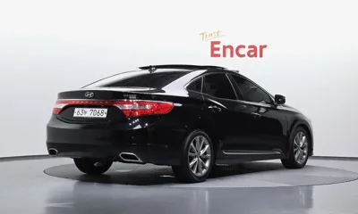 Hyundai Grandeur 2015, 251098 км, за 2463.76 USD
