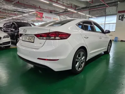 Hyundai Avante 2018, 154374 км, за 4886 USD