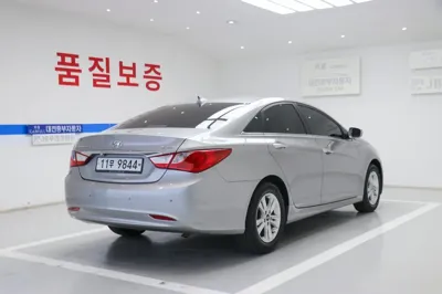 Hyundai Sonata 2010, 98465 км, за 2795.29 USD