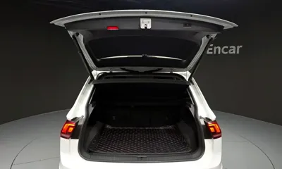 Volkswagen Tiguan 2022, 71484 км, за 23455.56 USD - фото 20