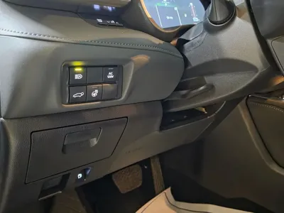 Toyota Highlander 2023, 17799 км, за 33477.75 USD - фото 9