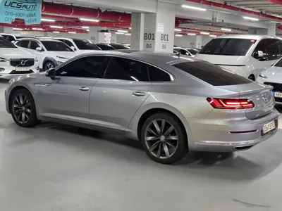 Volkswagen Arteon 2020, 58000 км, за 16738.87 USD