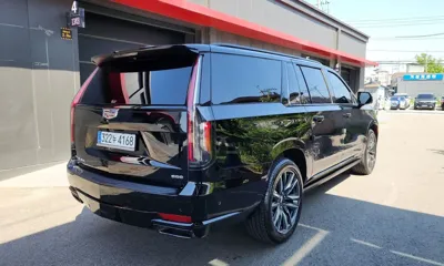 Cadillac Escalade 2023, 33664 км, за 68257.14 USD