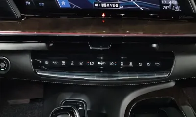 Cadillac Escalade 2023, 33664 км, за 68257.14 USD - фото 33